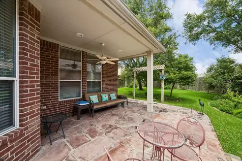 1619 S Lago Vista Drive Pearland TX 77581