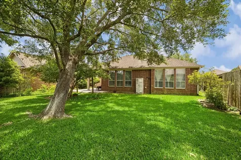 1619 S Lago Vista Drive Pearland TX 77581