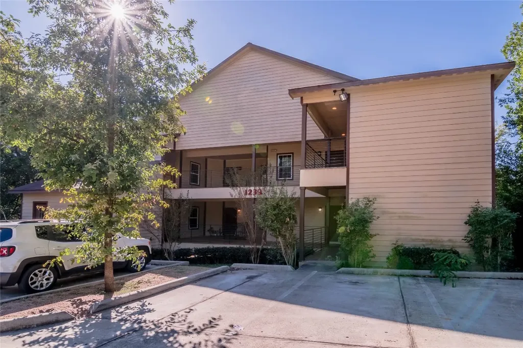 1239 20th Street A Huntsville TX 77340