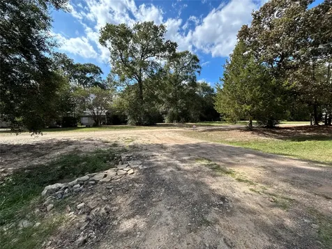 772 County Road 2191 Cleveland TX 77327
