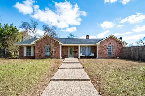 620 Bowie Street Liberty TX 77575