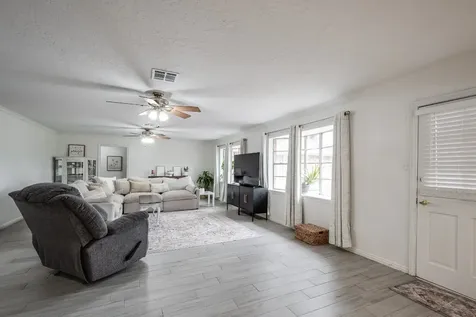 620 Bowie Street Liberty TX 77575