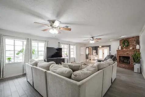 620 Bowie Street Liberty TX 77575