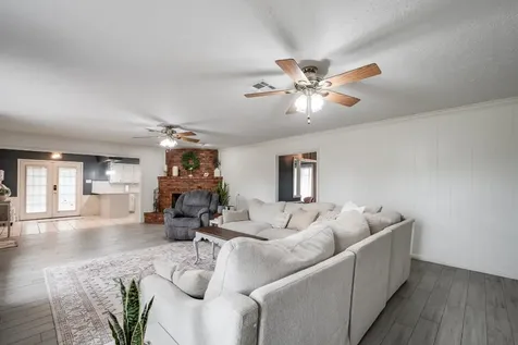 620 Bowie Street Liberty TX 77575
