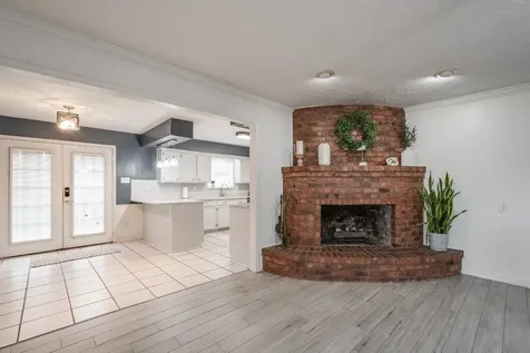 620 Bowie Street Liberty TX 77575