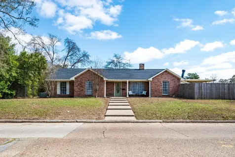 620 Bowie Street Liberty TX 77575
