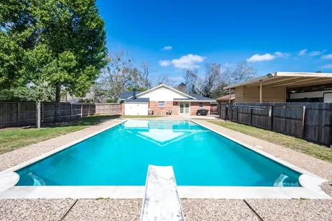 620 Bowie Street Liberty TX 77575