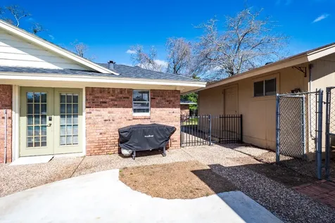 620 Bowie Street Liberty TX 77575