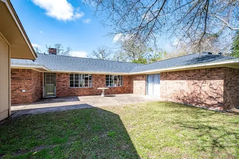 620 Bowie Street Liberty TX 77575
