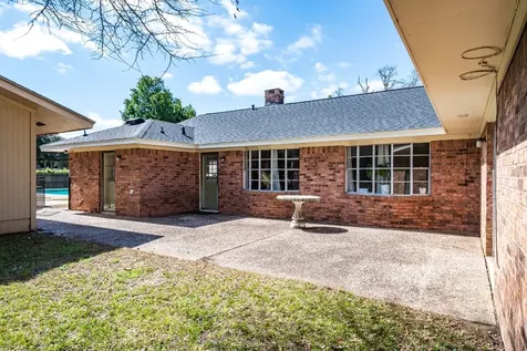 620 Bowie Street Liberty TX 77575