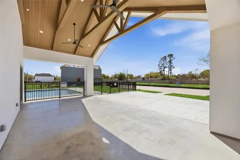 7609 Inwood Hills Lane Houston TX 77088