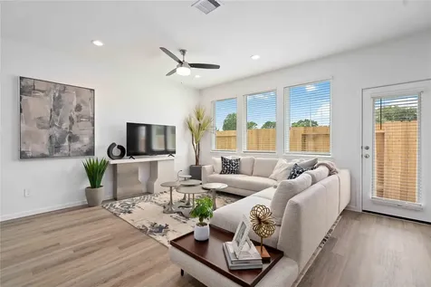 7609 Inwood Hills Lane Houston TX 77088