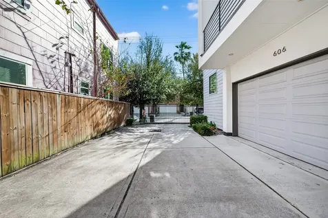 606 Pacific Street Houston TX 77006