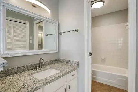 18617 Egret Bay Boulevard 1001 Webster TX 77058
