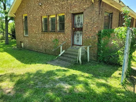 707 W Houston Street Clarksville TX 75426