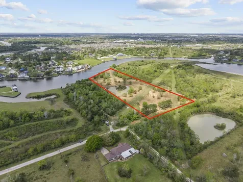 4700 Starboard Lane Dickinson TX 77539