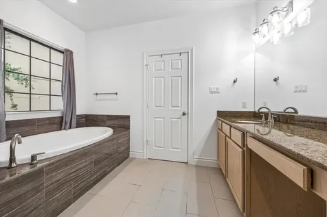 9044 Lakes At 610 Drive Houston TX 77054
