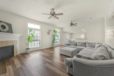 6815 Amistad Court Manvel TX 77578