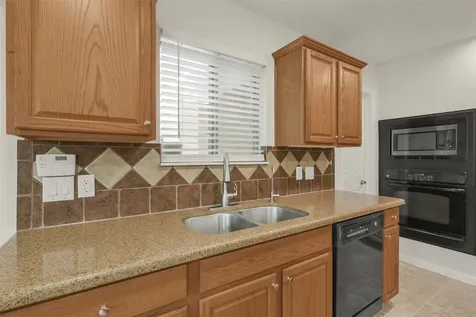 6815 Amistad Court Manvel TX 77578