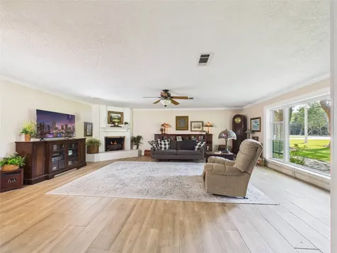 3037 County Road 536 Alvin TX 77511