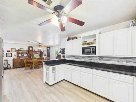 3037 County Road 536 Alvin TX 77511