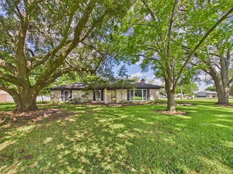 3037 County Road 536 Alvin TX 77511