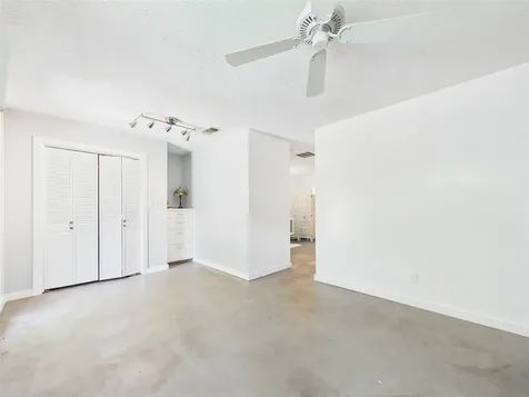 3037 County Road 536 Alvin TX 77511