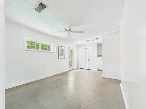 3037 County Road 536 Alvin TX 77511