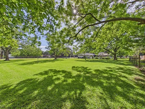 3037 County Road 536 Alvin TX 77511