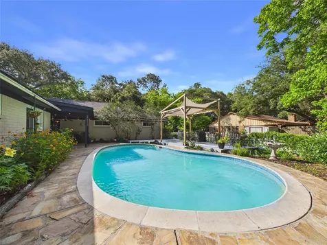 3037 County Road 536 Alvin TX 77511