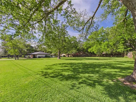 3037 County Road 536 Alvin TX 77511
