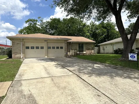 9822 Rumbling Wood Lane Houston TX 77086