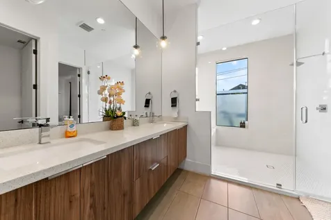 608 Oakley Street Houston TX 77006