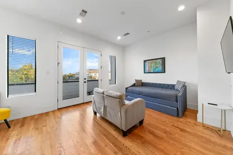 608 Oakley Street Houston TX 77006