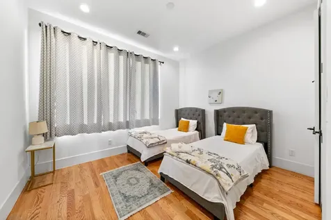 608 Oakley Street Houston TX 77006