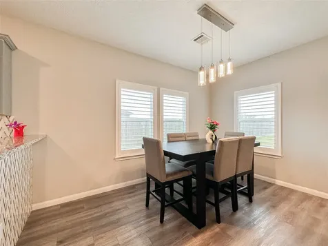 727 Road 5105 Cleveland TX 77327
