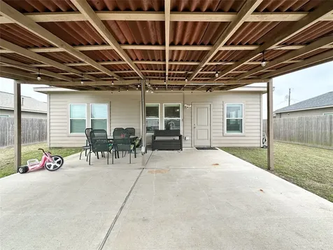 727 Road 5105 Cleveland TX 77327