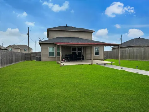 727 Road 5105 Cleveland TX 77327