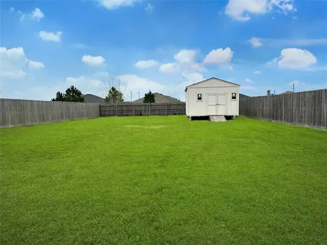 727 Road 5105 Cleveland TX 77327