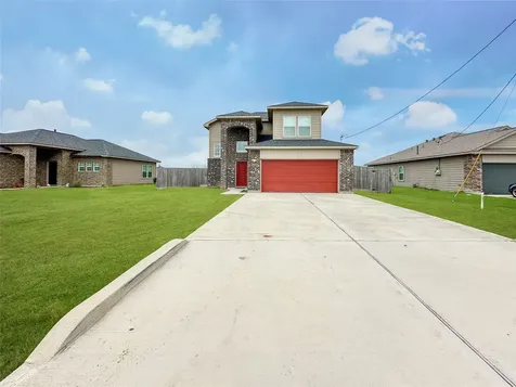 727 Road 5105 Cleveland TX 77327
