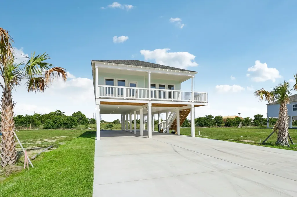 1339 Sapphire Palms Court San Leon TX 77539