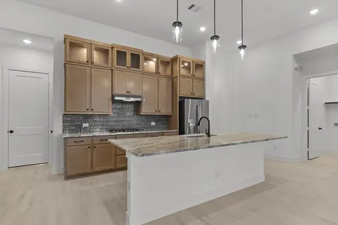 15027 Mission Avenue Mont Belvieu TX 77523