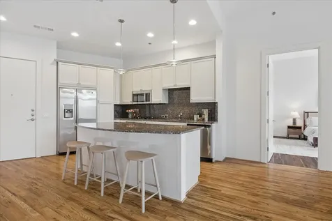 5005 Hidalgo Street 210 Houston TX 77056