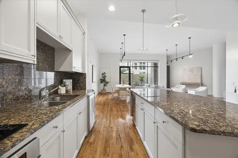 5005 Hidalgo Street 210 Houston TX 77056