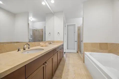 5005 Hidalgo Street 210 Houston TX 77056