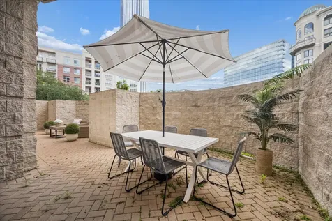 5005 Hidalgo Street 210 Houston TX 77056