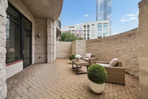 5005 Hidalgo Street 210 Houston TX 77056