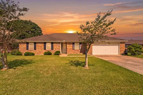 2714 Hughann Street Port Neches TX 77651