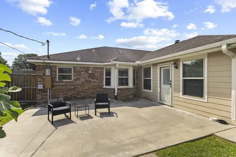 2714 Hughann Street Port Neches TX 77651