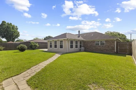 2714 Hughann Street Port Neches TX 77651